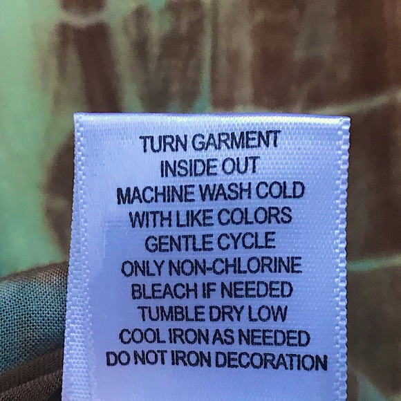 Boho top by Live and Let Live. Tie dye, eyelet sleeves & embroidered detail. XL - Picture 9 of 11